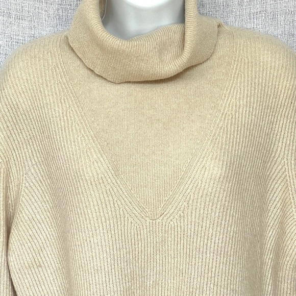 The Row Sweater 100% Cashmere Turtleneck Beige Size L Ribbed Made USA Very Soft - Picture 2 of 8